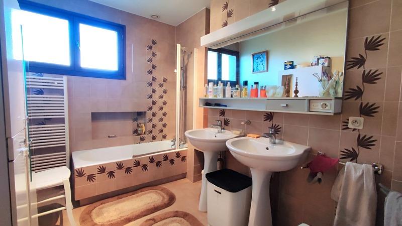 Maison - 135 m² - 7 pièces