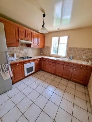 Maison - 90 m² - 5 pièces