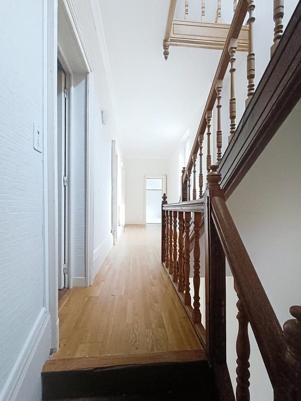 Maison - 230 m² - 7 pièces