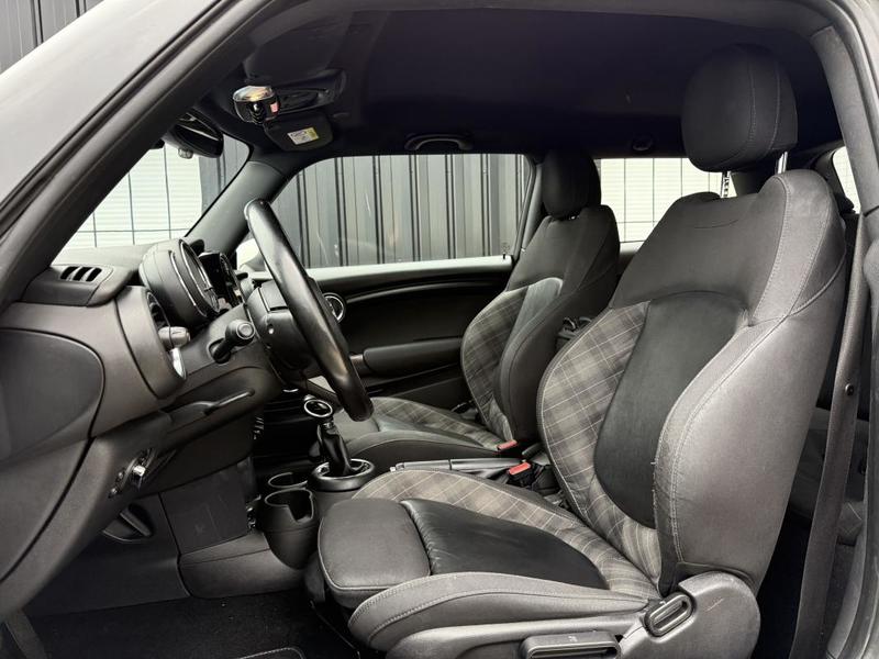 Mini Cooper Mini III (F56) 136ch Red Hot Chili