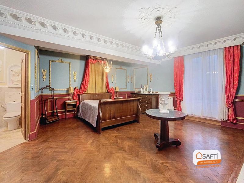 Maison - 290 m² - 10 pièces