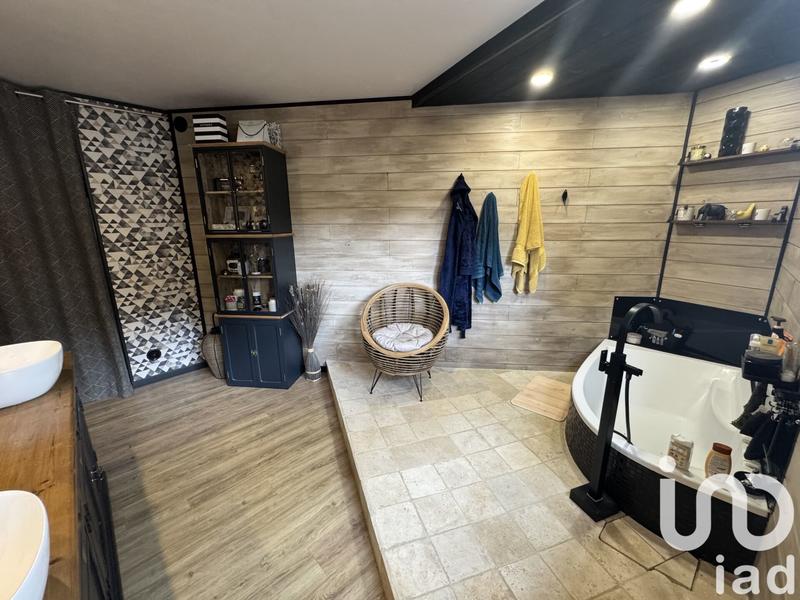 Maison - 272 m² - 6 pièces