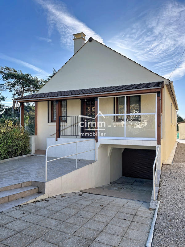 Maison - 95 m² - 5 pièces