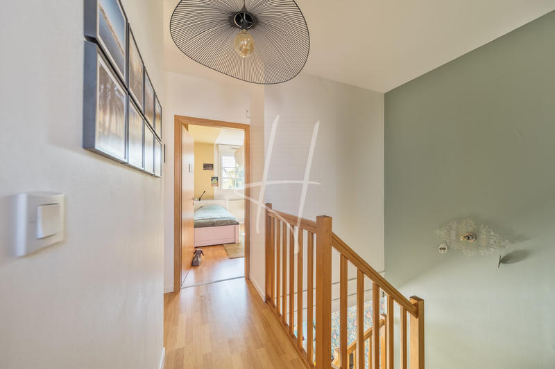 Maison - 96 m² - 5 pièces