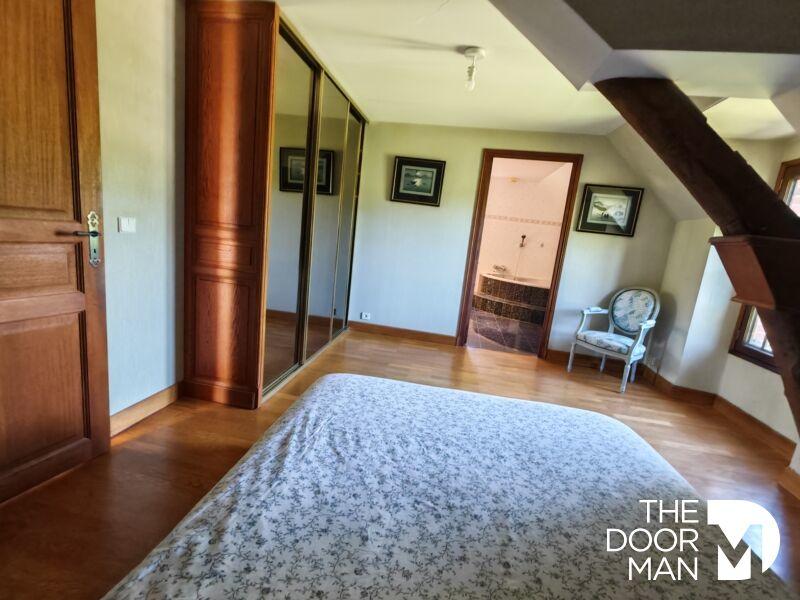 Propriété - 312 m² - 12 pièces