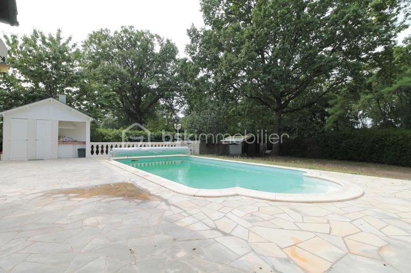 Maison traditionnelle - 144 m² - 5 pièces