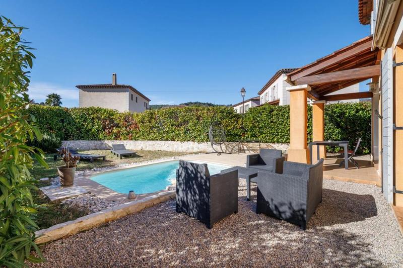 Maison - 98 m² - 4 pièces