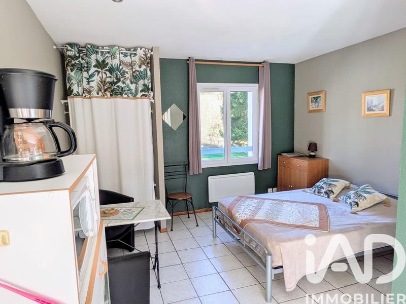 Maison - 300 m² - 15 pièces