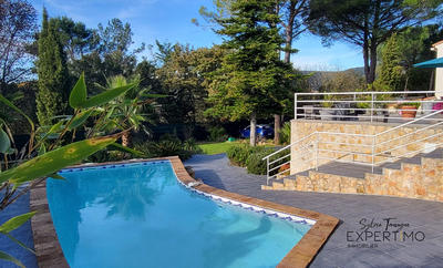 Maison - 305 m² - 11 pièces