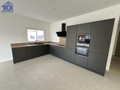 Maison - 102 m² - 4 pièces