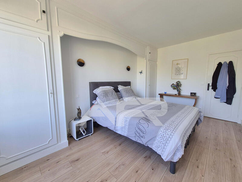 Appartement - 110 m² - 5 pièces