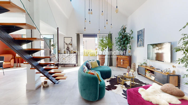 Loft - 188 m² - 5 pièces