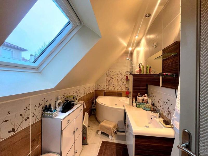 Maison - 120 m² - 4 pièces