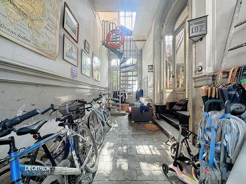 Maison - 252 m² - 8 pièces