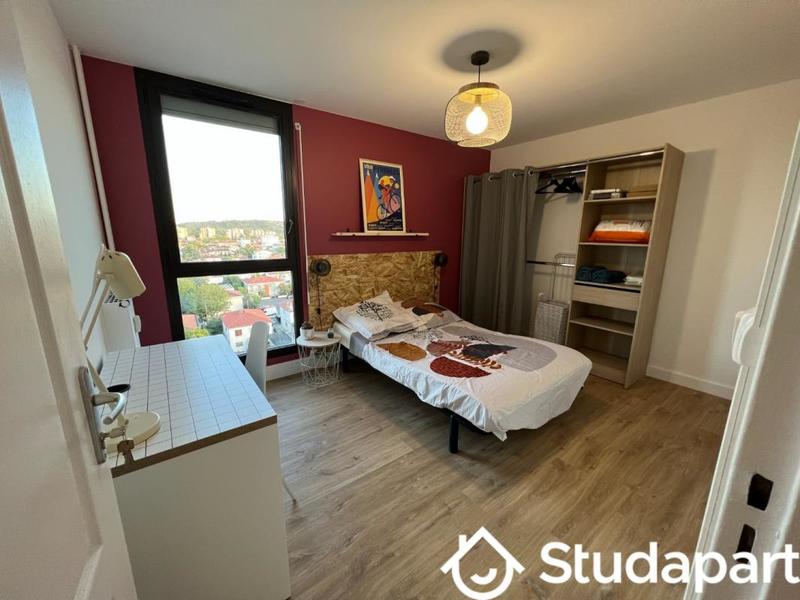 Chambre - 11 m² - 1 pièce