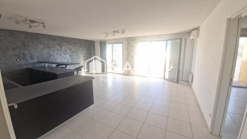 Appartement - 94 m² - 4 pièces