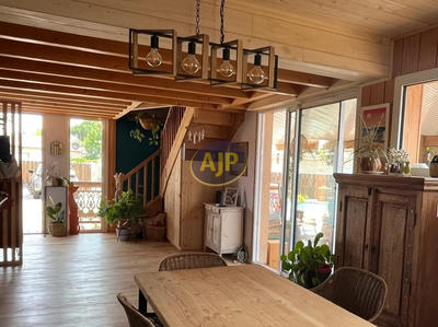 Maison - 105 m² - 4 pièces