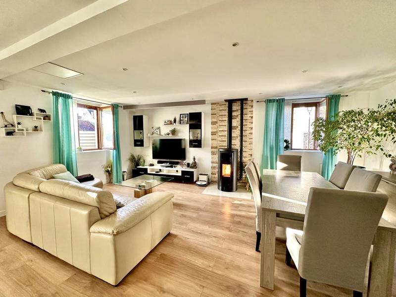 Maison - 140 m² - 5 pièces