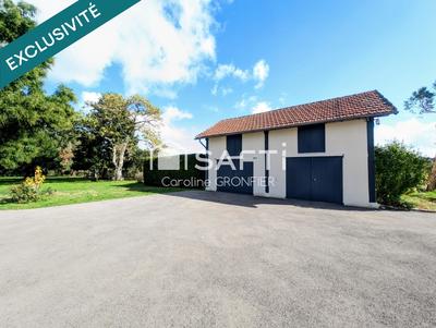 Maison - 210 m² - 10 pièces