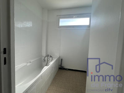 Appartement - 70 m² - 4 pièces