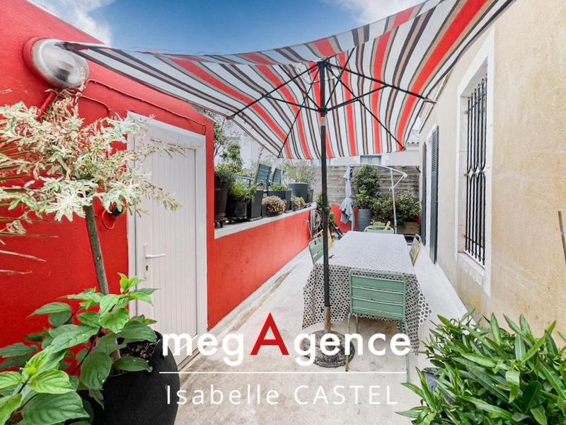 Maison - 216 m² - 9 pièces