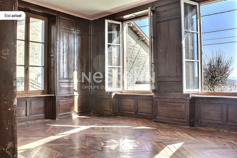 Maison - 204 m² - 9 pièces