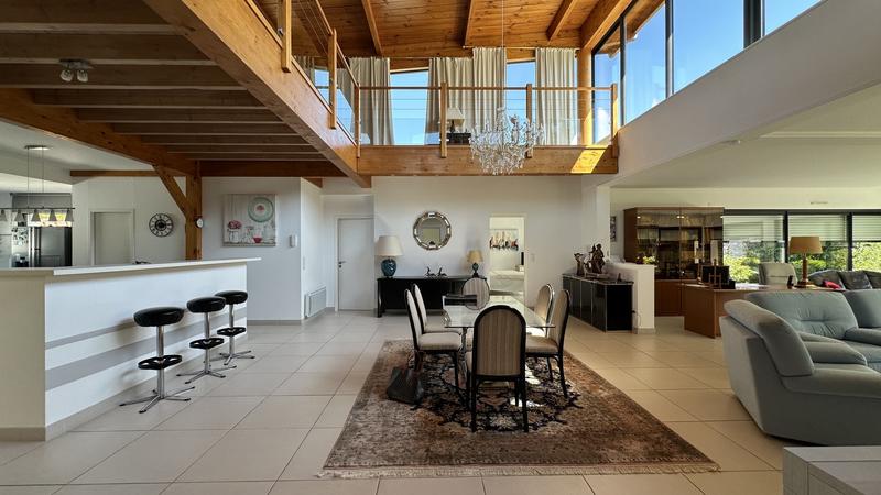 Maison d'architecte - 270 m² - 7 pièces