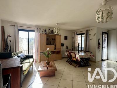 Appartement - 99 m² - 4 pièces