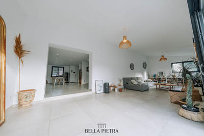 Villa - 150 m² - 4 pièces