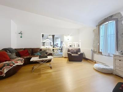 Maison - 180 m² - 11 pièces