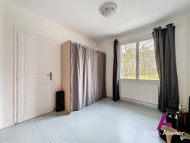 Maison traditionnelle - 183 m² - 6 pièces