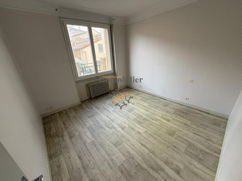 Maison - 230 m² - 8 pièces