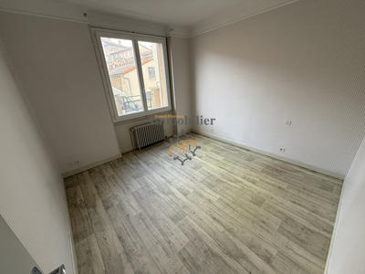 Maison - 230 m² - 8 pièces