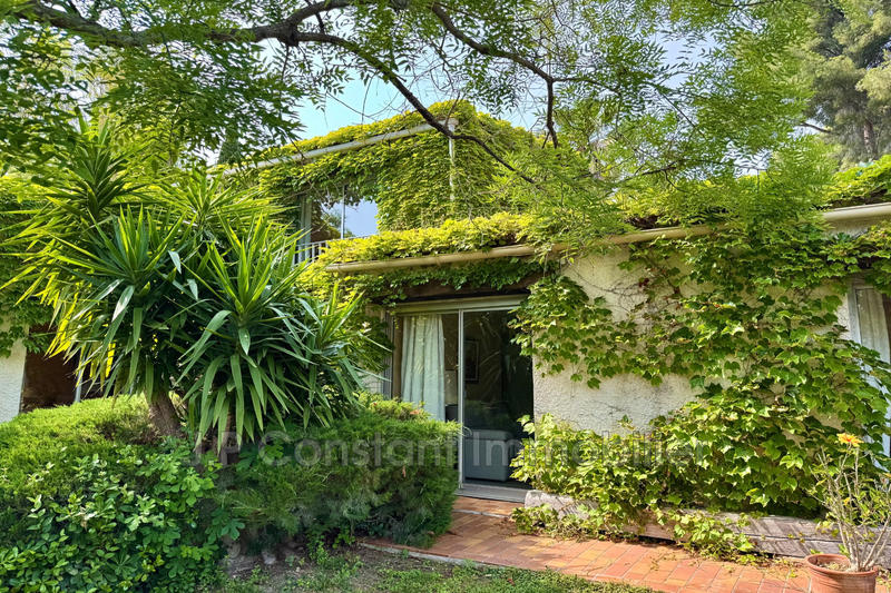 Maison - 260 m² - 6 pièces