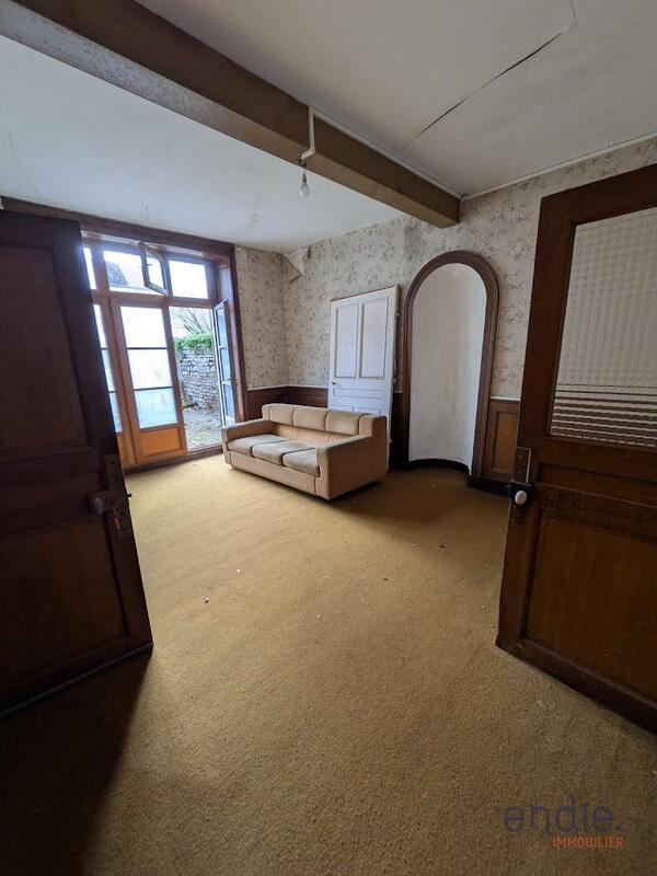 Maison - 157 m² - 9 pièces