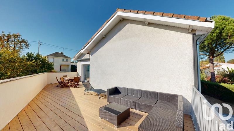 Maison - 213 m² - 9 pièces