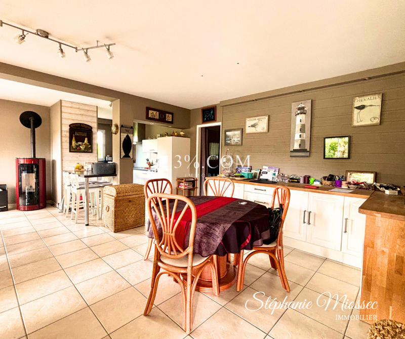 Maison traditionnelle - 132 m² - 6 pièces