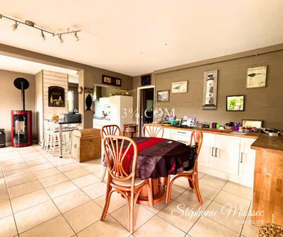 Maison traditionnelle - 132 m² - 6 pièces