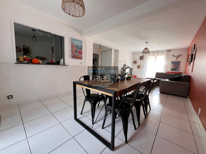 Appartement - 75 m² - 3 pièces