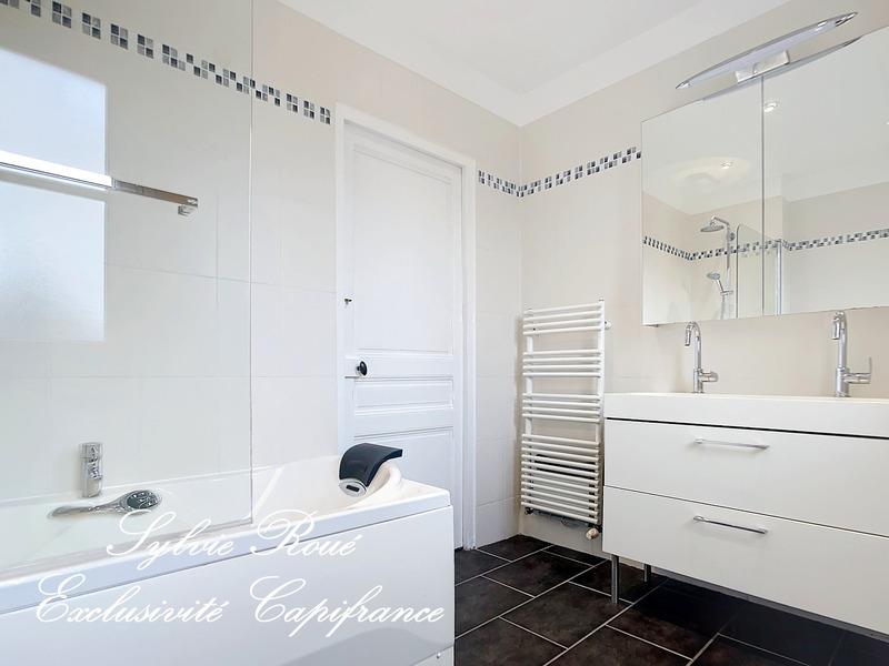 Maison bourgeoise - 190 m² - 7 pièces