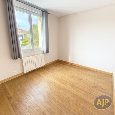 Maison - 100 m² - 7 pièces