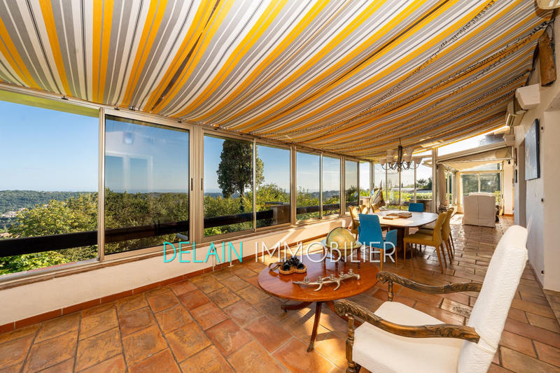 Villa - 288 m² - 10 pièces