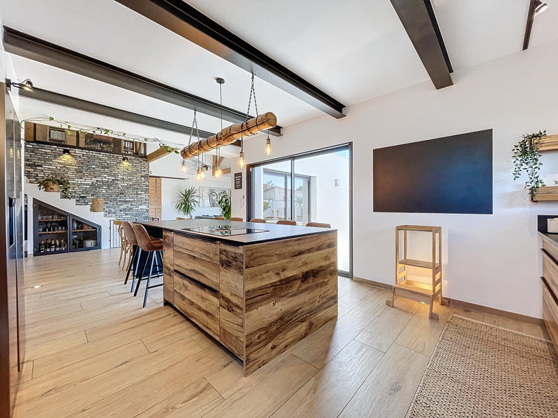 Villa - 200 m² - 8 pièces