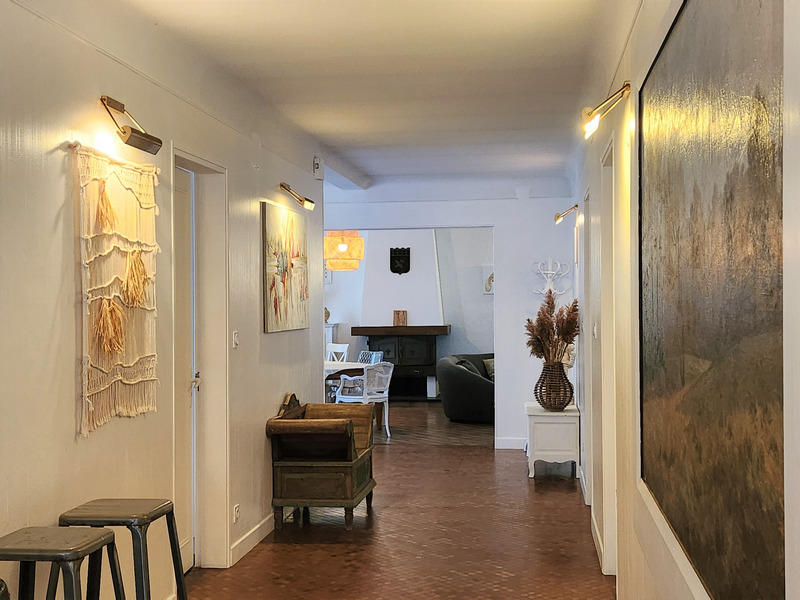 Maison - 220 m² - 7 pièces