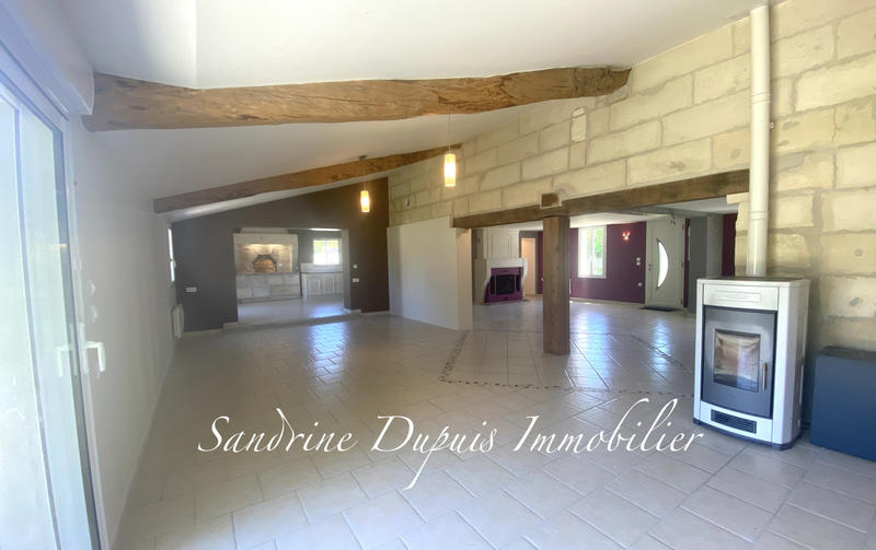 Maison - 220 m² - 7 pièces