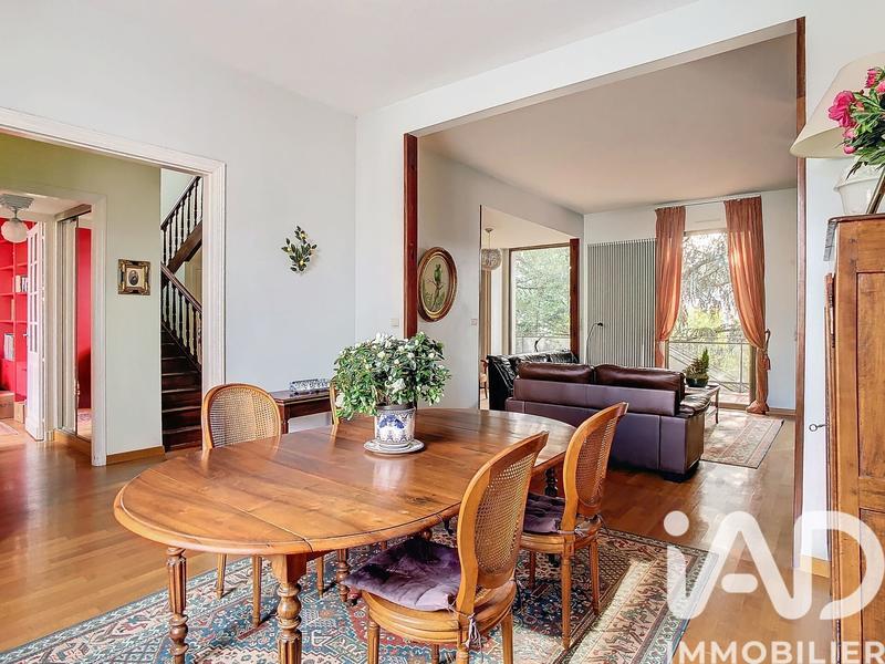 Maison - 260 m² - 10 pièces