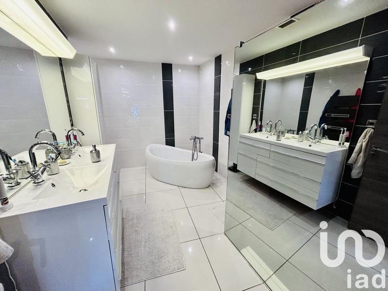 Maison de ville - 178 m² - 5 pièces