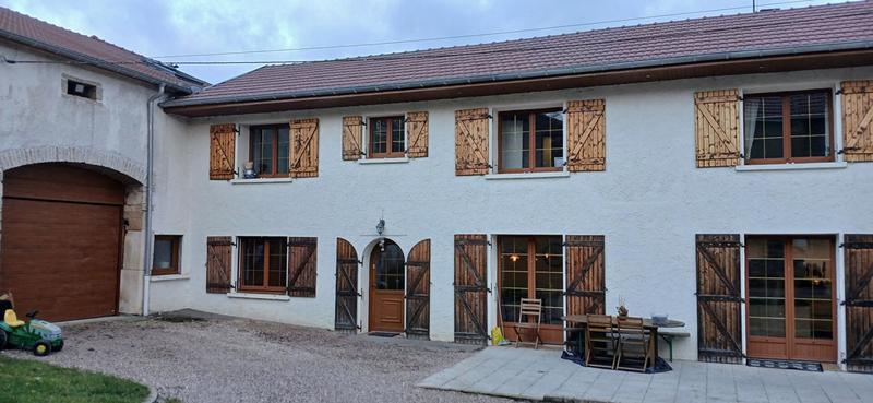 Propriété - 216 m² - 10 pièces