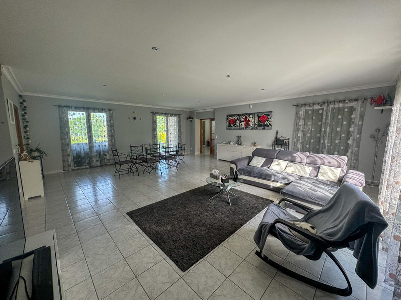 Maison - 275 m² - 7 pièces