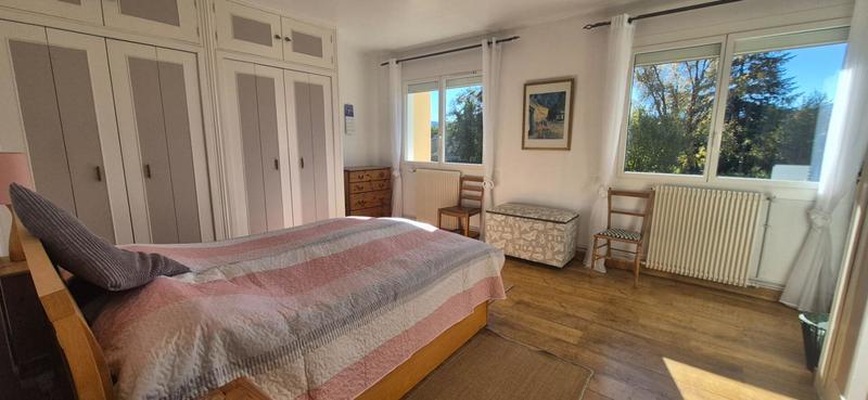 Maison - 230 m² - 8 pièces